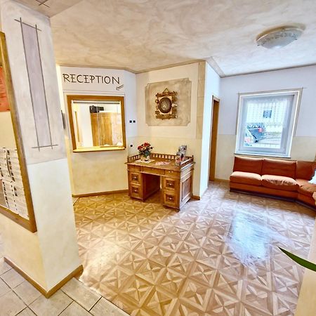 Residence Villa Flora By Ama Val Di Fassa カナツェーイ エクステリア 写真
